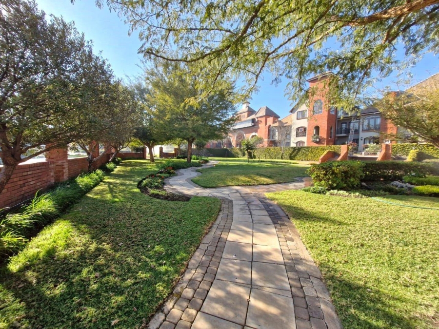 To Let 3 Bedroom Property for Rent in Meerhof North West